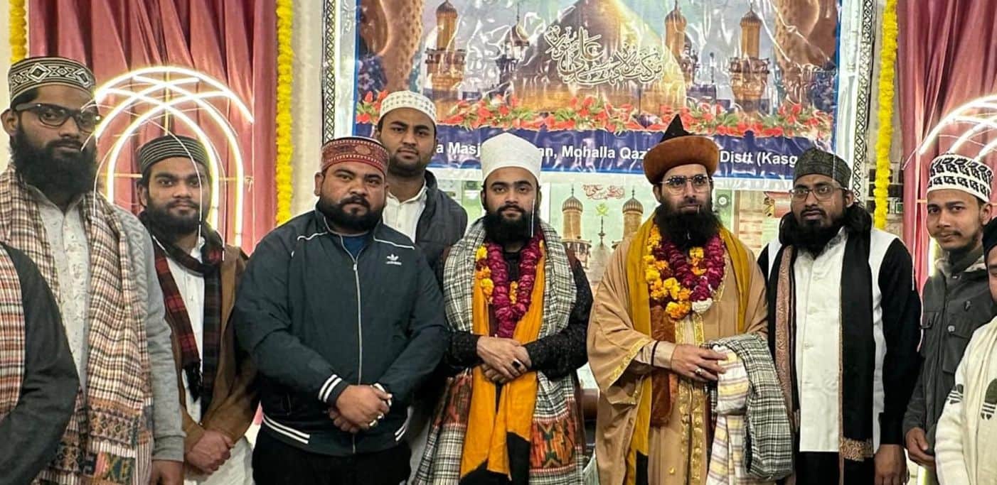 फोटो14सहावर के मोहल्ला काजी स्थित सुन्नी जामा मस्जिद में मौला अली का जन्मदिन मनाते लोग। संवाद