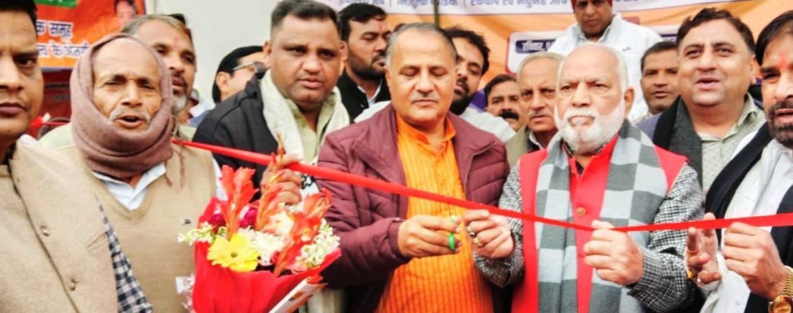 After checking the health of 500 people, medicines were distributed.
