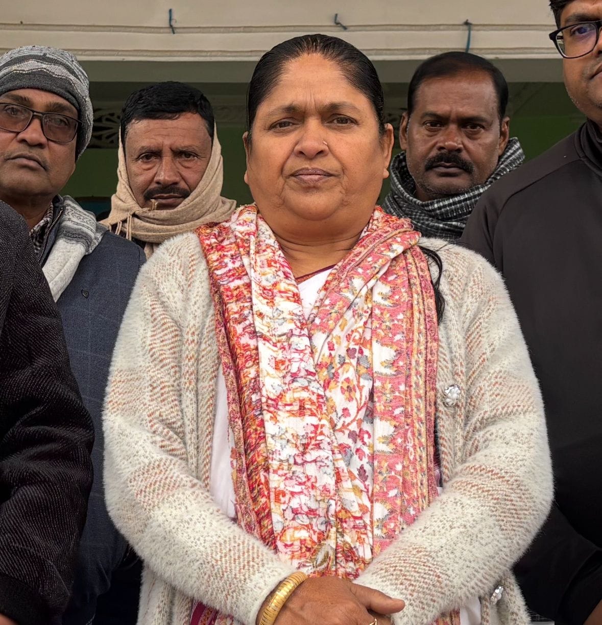 Samastipur JDU MLA Ashwamegh Devi said that Girdhari Lal should apologize to the women of Bihar
