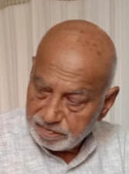 Democracy fighter Balveer Singh has passed away; the police guard paid their respects.
