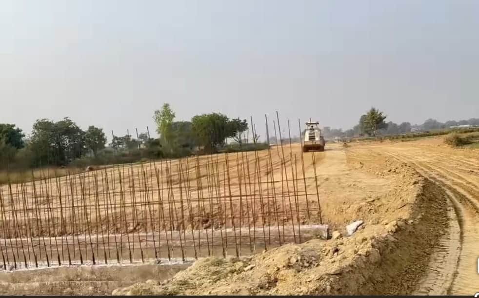 मुंगराबादशाहपुर।---कोदहूं ईटहरा बाईपास निर्माण कार्य।- संवाद