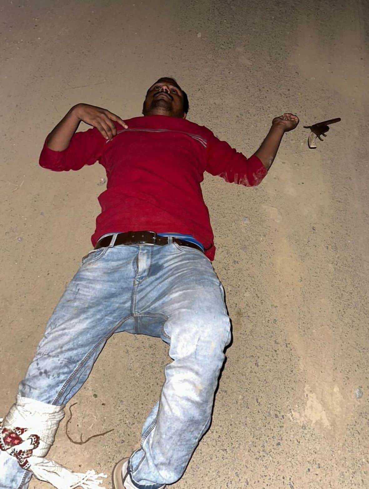 पखरौली रेलवे क्रॉसिंग के पास मुठभेड़ में घायल एहतेशाम। स्रोत-पुलिस