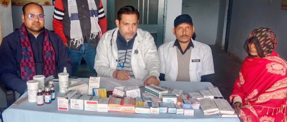 In the harsh winter, the elderly and children are suffering from coughs, fever, and colds.