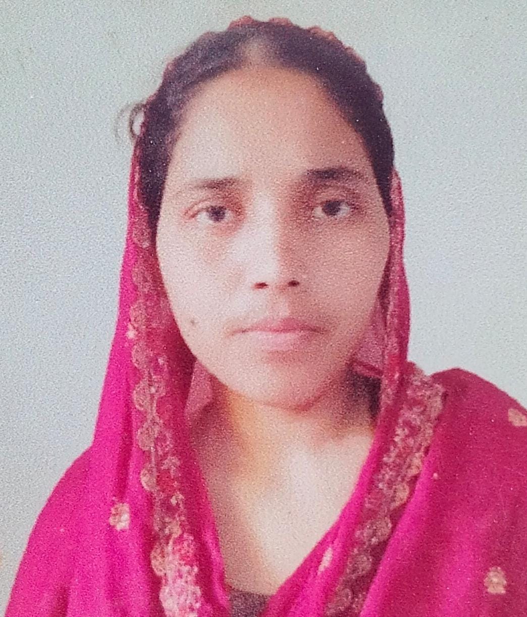 A pregnant woman's death sparks protest at Tilhar CHC.