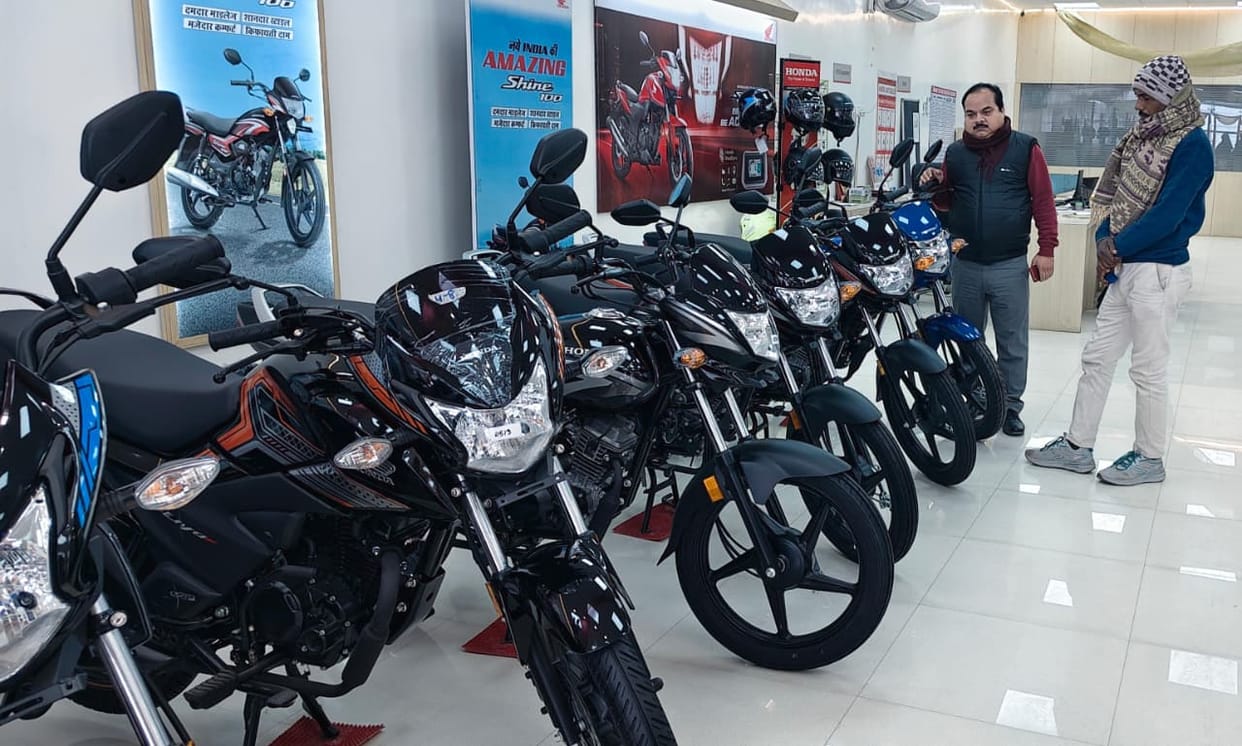 Over 1,000 vehicles sold in three days on New Year's Day