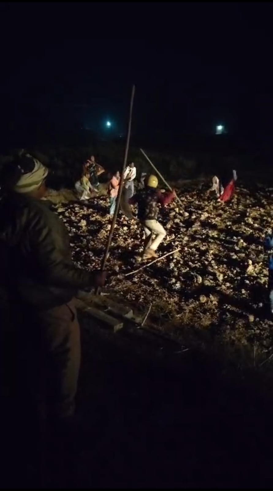Villagers pelted stones at the forest department team; the ranger and forester narrowly escaped; 10 forest workers were injured, two seriously injured.