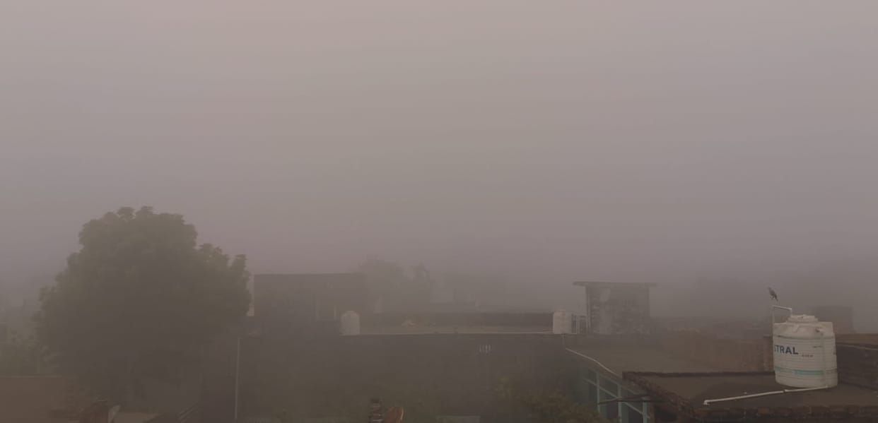 Due to the cloudy weather, the sun did not come out, and the westerly winds caused a shiver.