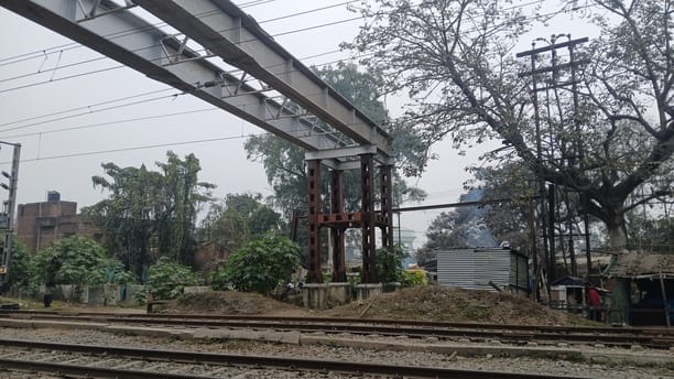 Bihar News: आरा जंक्शन पर लाइट फुट ओवर ब्रिज निर्माण ठप, धरी की धरी रह गई 4 जनवरी की डेडलाइन