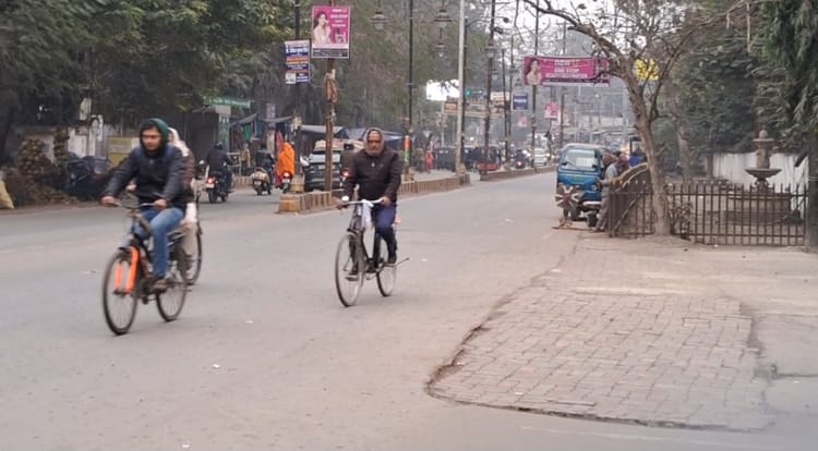 Bihar News: मुजफ्फरपुर में पारा लुढ़का, शीतलहर का अलर्ट जारी, लोगों की मुश्किलें बढ़ीं