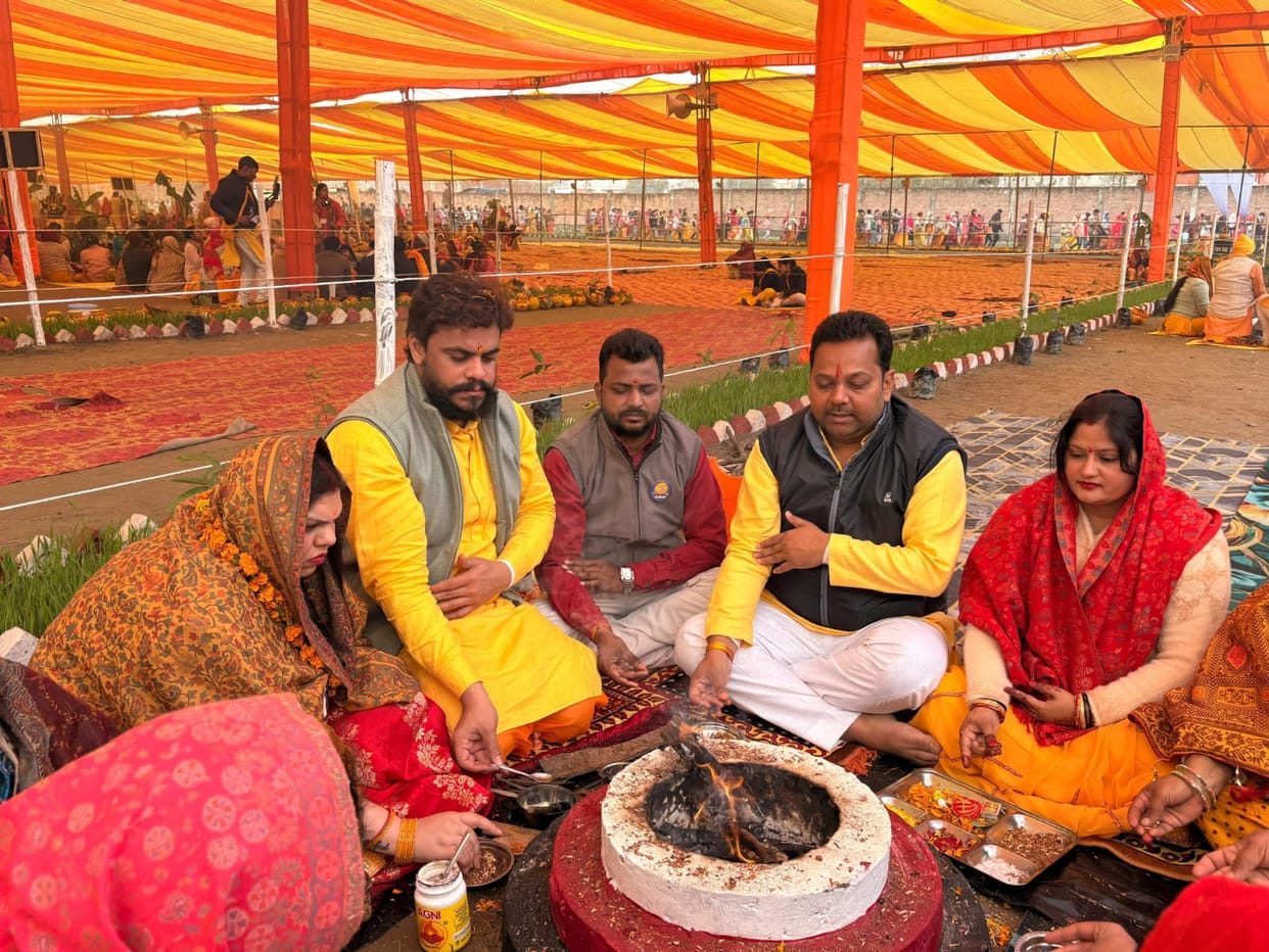 10,000 devotees offered sacrifices in the Gayatri Mahayagna