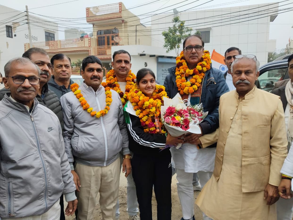Anjali Sharma was felicitated in Nepal for winning the 800 meter race.