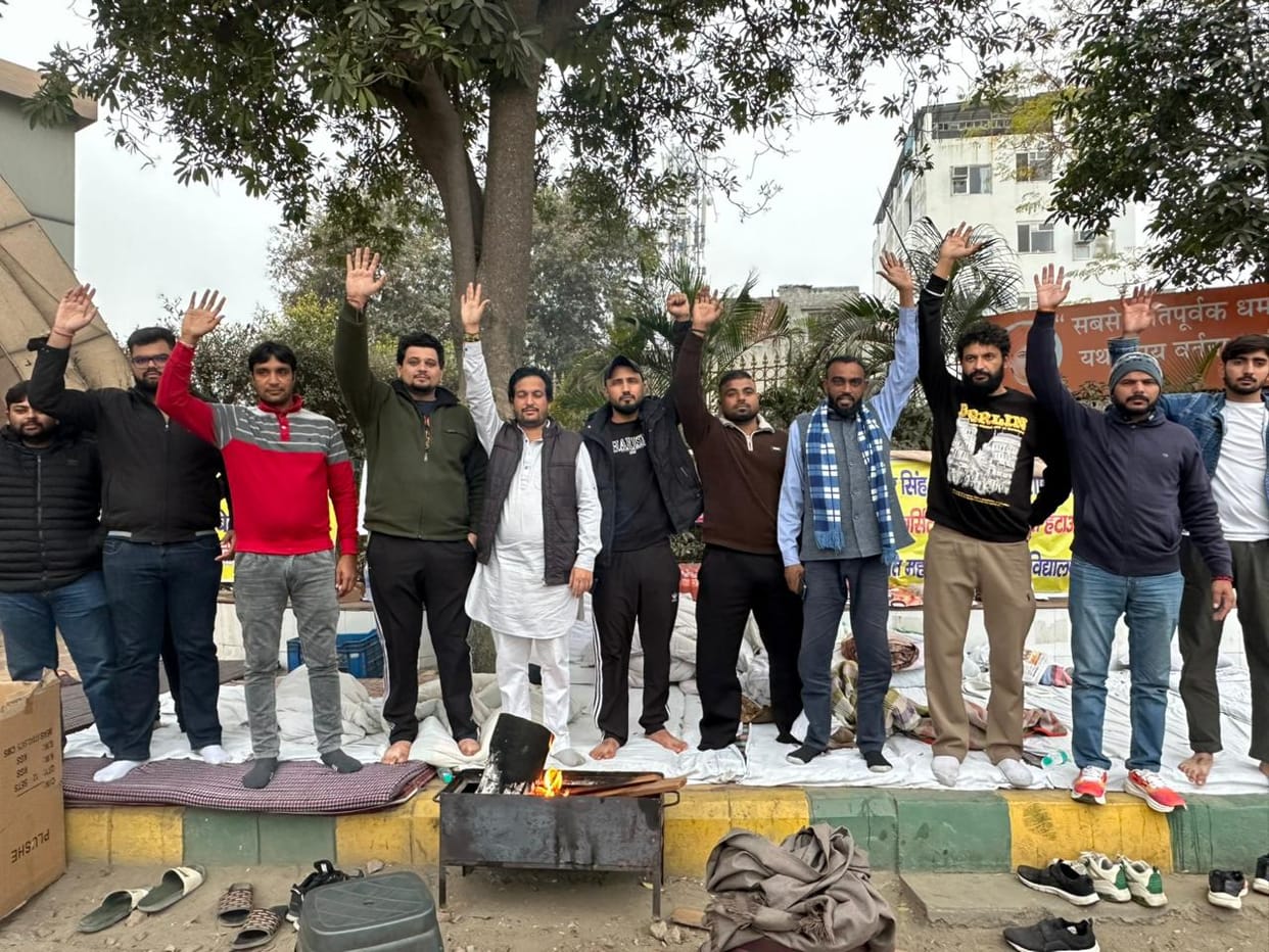Students continue their protest for the fourth day regarding the recruitment process.