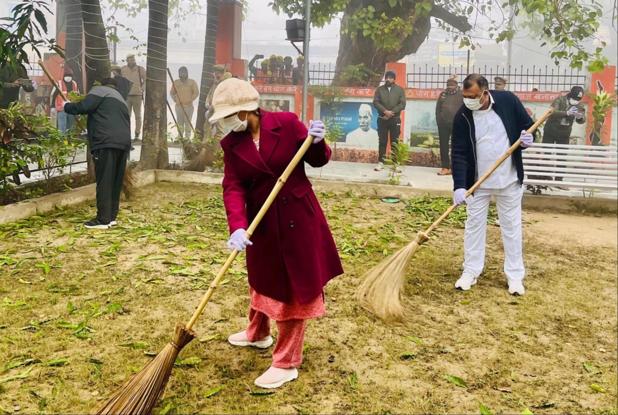 Officers did cleaning for plastic free Bahraich