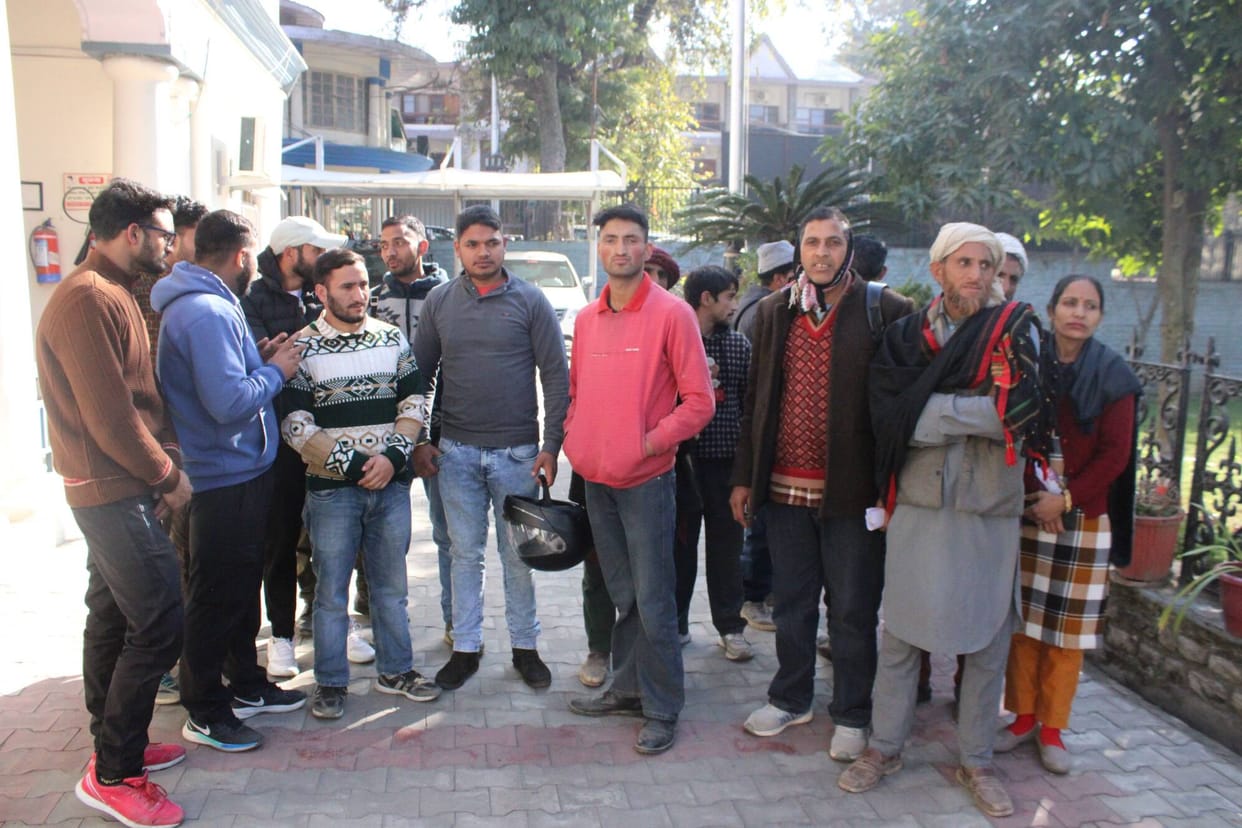 25 villagers approached the DC and said the patwari was demanding a bribe.
