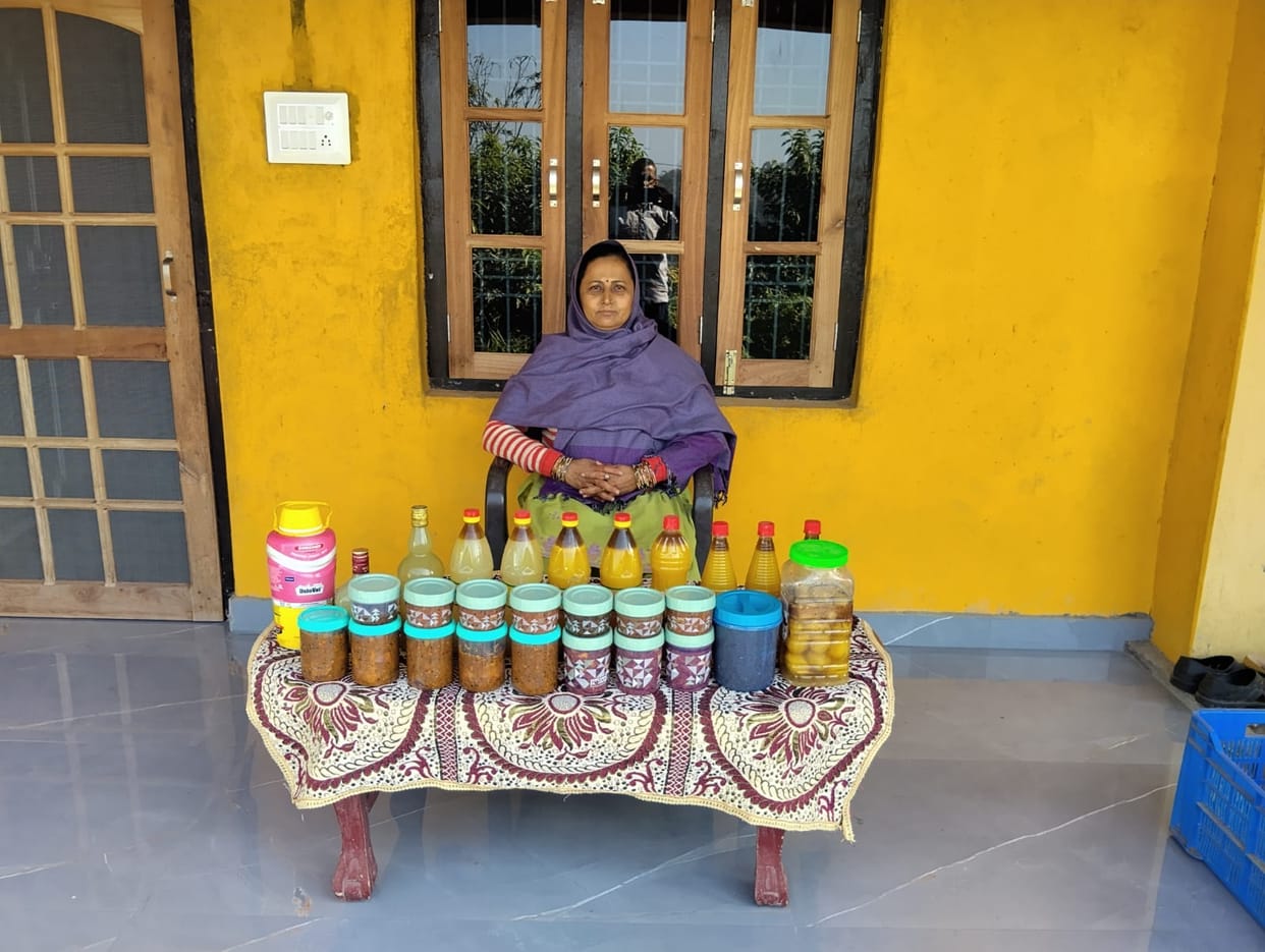 Seema of Chaloh started a business of indigenous products and became self-reliant.