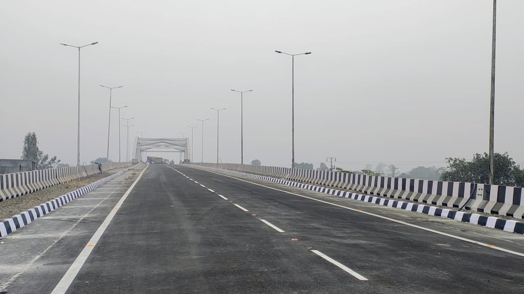 Street lights installed on Fardhan Overbridge