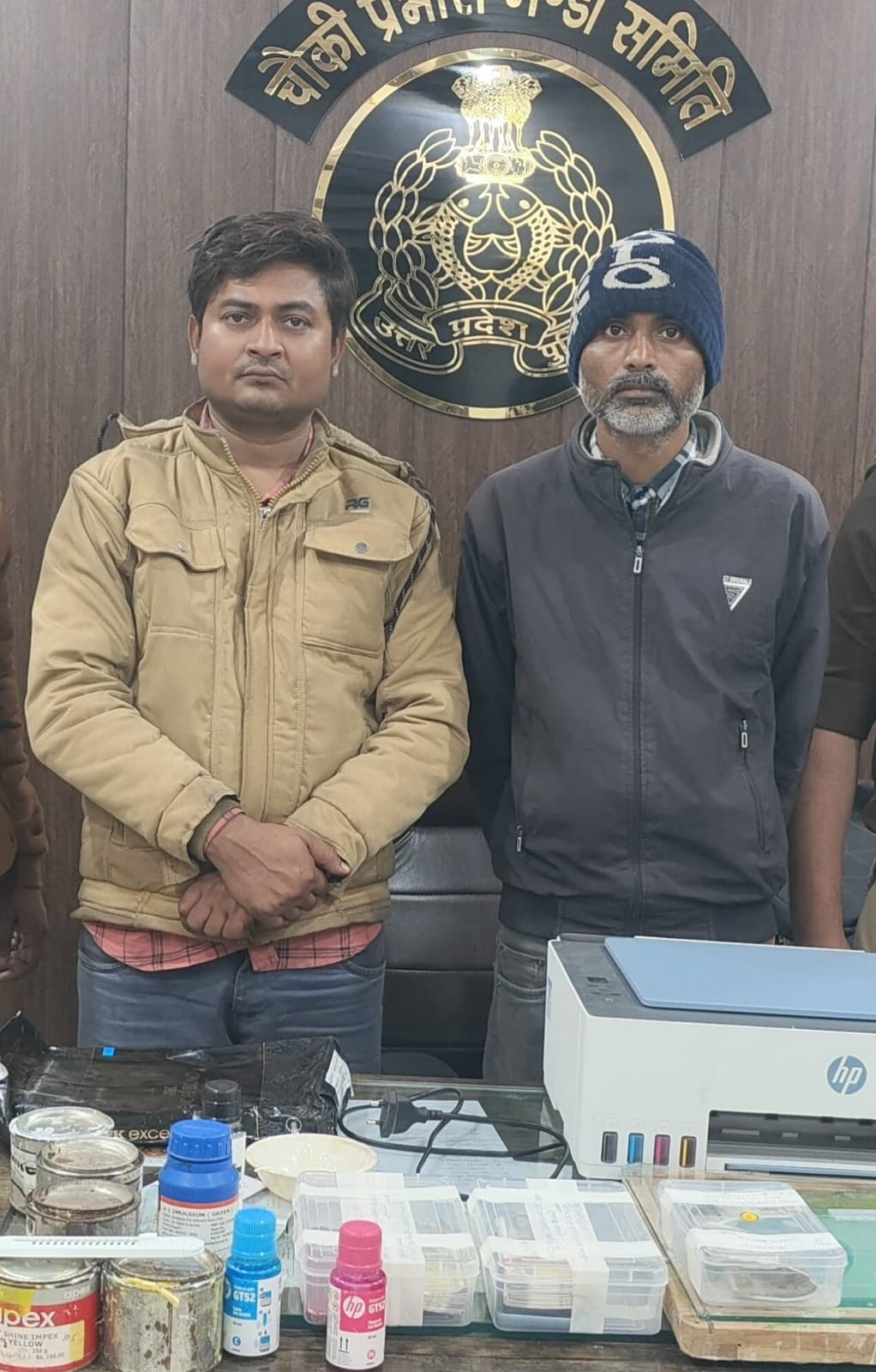 They were planning to circulate fake 500 rupee notes, but were caught in the first attempt.