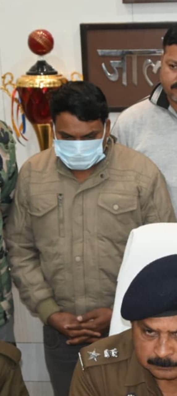 फोटो - 23 पुलिस गिरफ्त में आरोपी