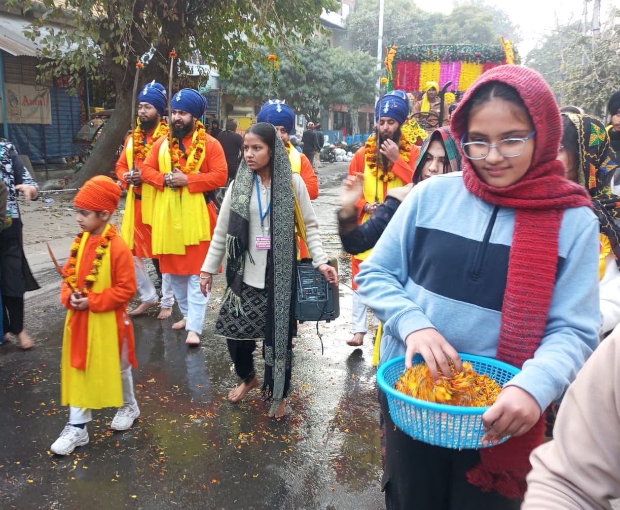 A Nagar Kirtan (religious procession) was taken out on Guru Gobind Singh Jayanti, and it was welcomed at various places.