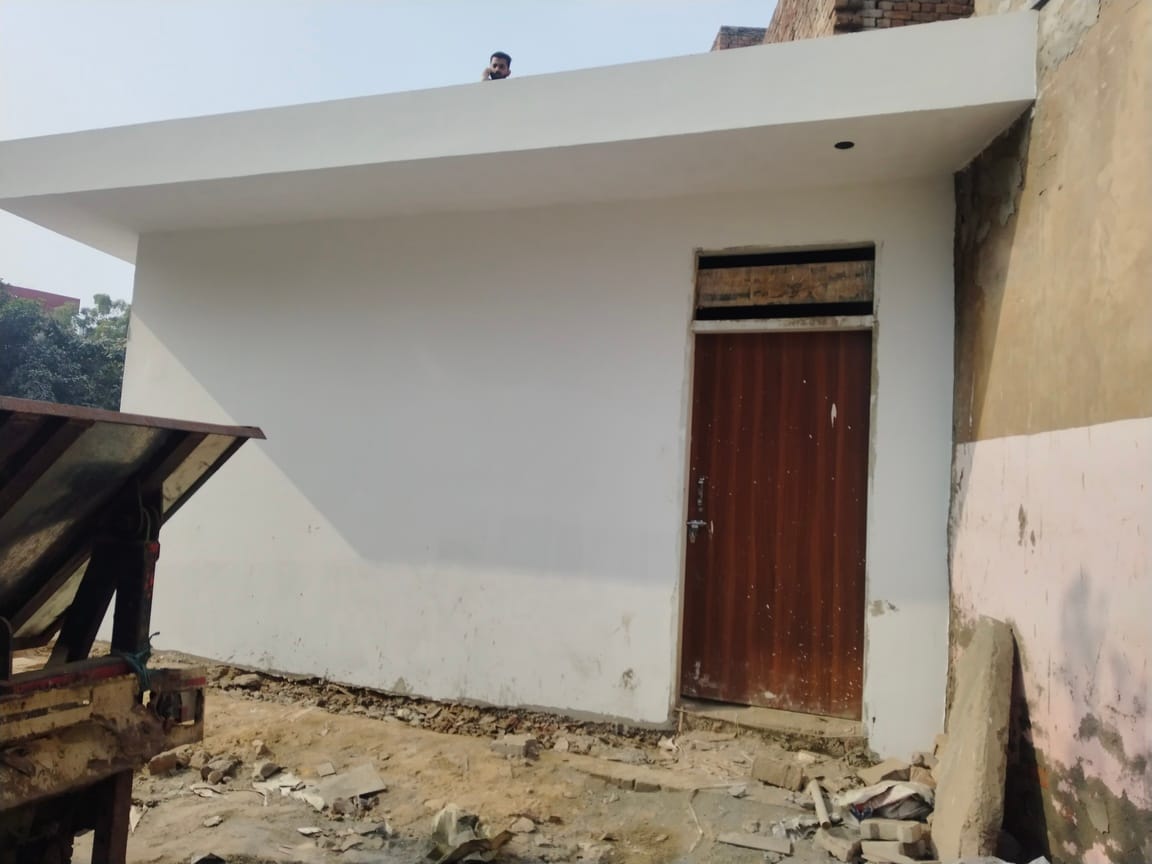 Sir, take care of public toilets, in the name of high-tech, water supply has been stopped in some places