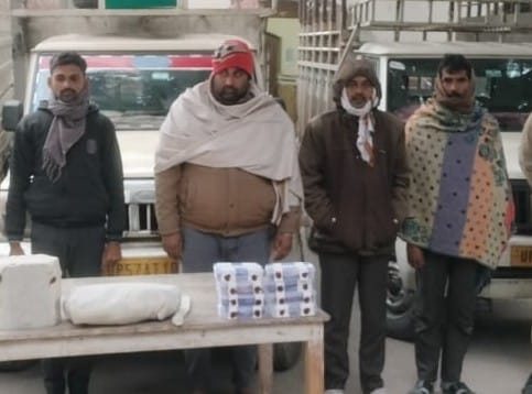 Cattle smuggling gang busted, four arrested, three pickup trucks also recovered.