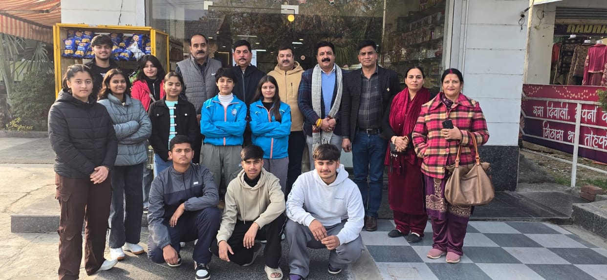 The state team leaves for the 33rd Junior National Fencing Championships.
