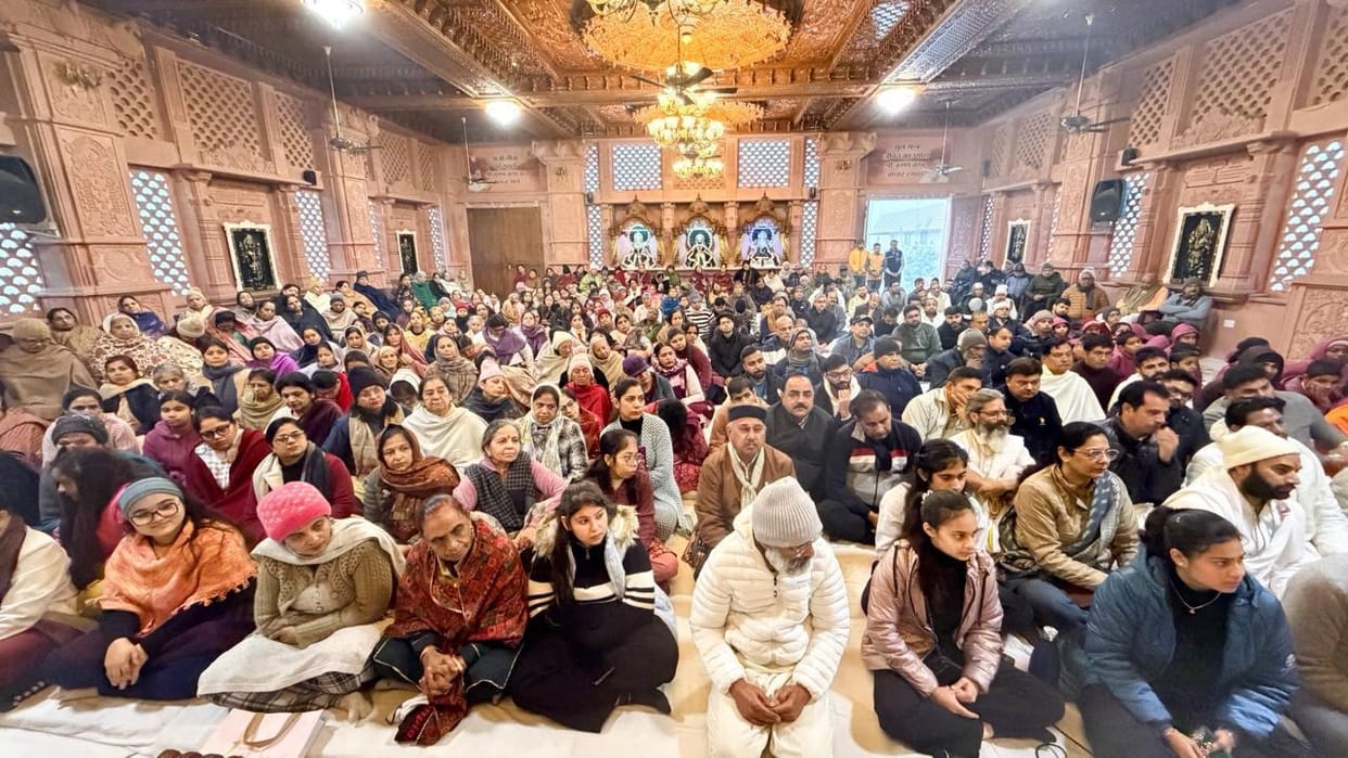 Geeta considers the whole world as one family: Swami Gyananand