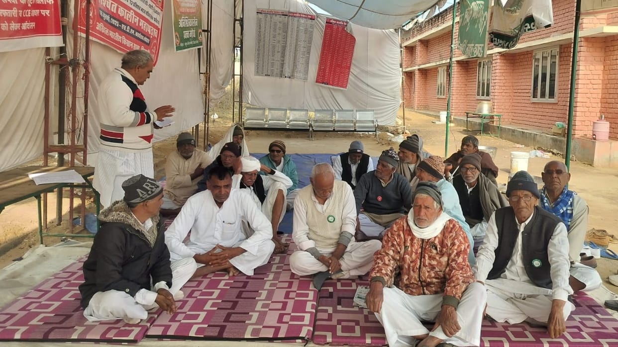 The tractor march proposed on the 9th to the Deputy Commissioner's office has been postponed, and a sit-in continues in Loharu.