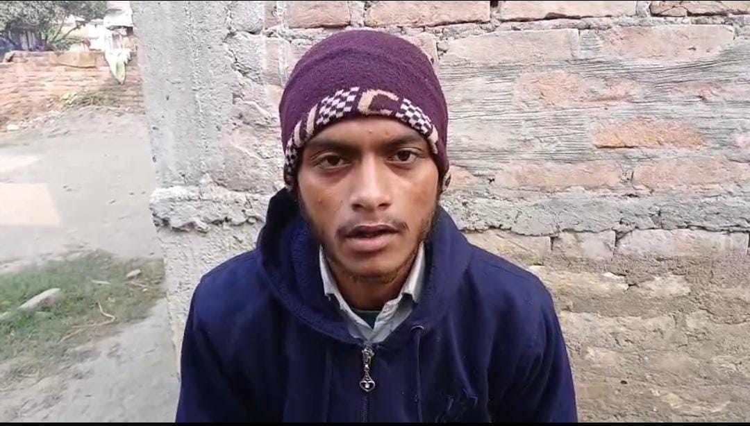 Bettiah News: Teacher brutally beats Class 9 student for burping in class, school education system