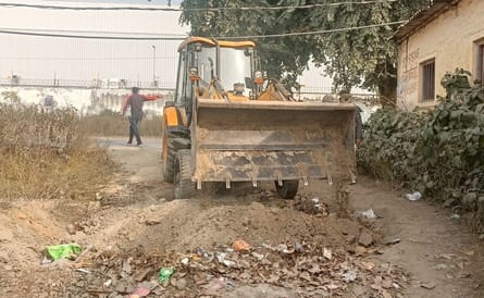 Following the intervention of the Finance Minister, the railway administration opened the road to Church Colony in Roza.