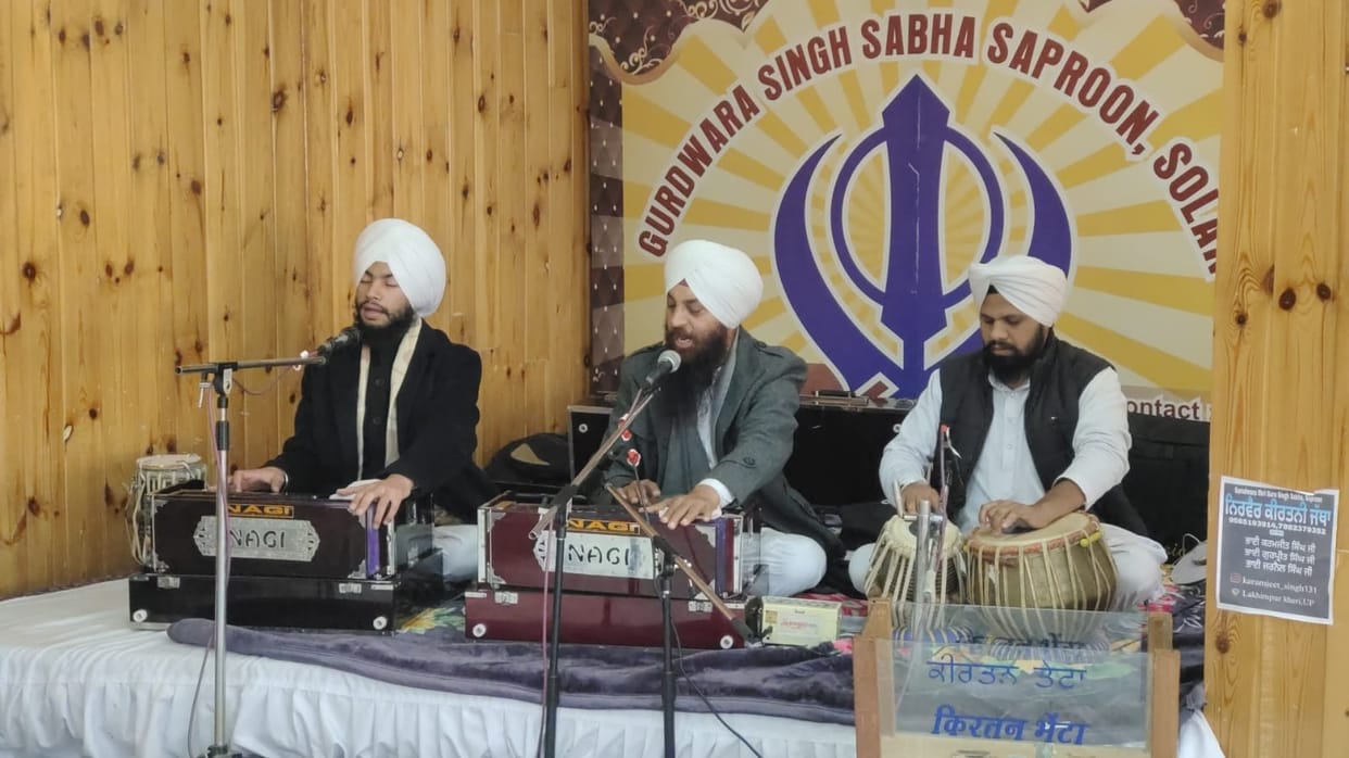 Guru Gobind Singh Ji's Prakash Parv was celebrated with great pomp and show. The Ragi group from Chandigarh delighted the Sangat.