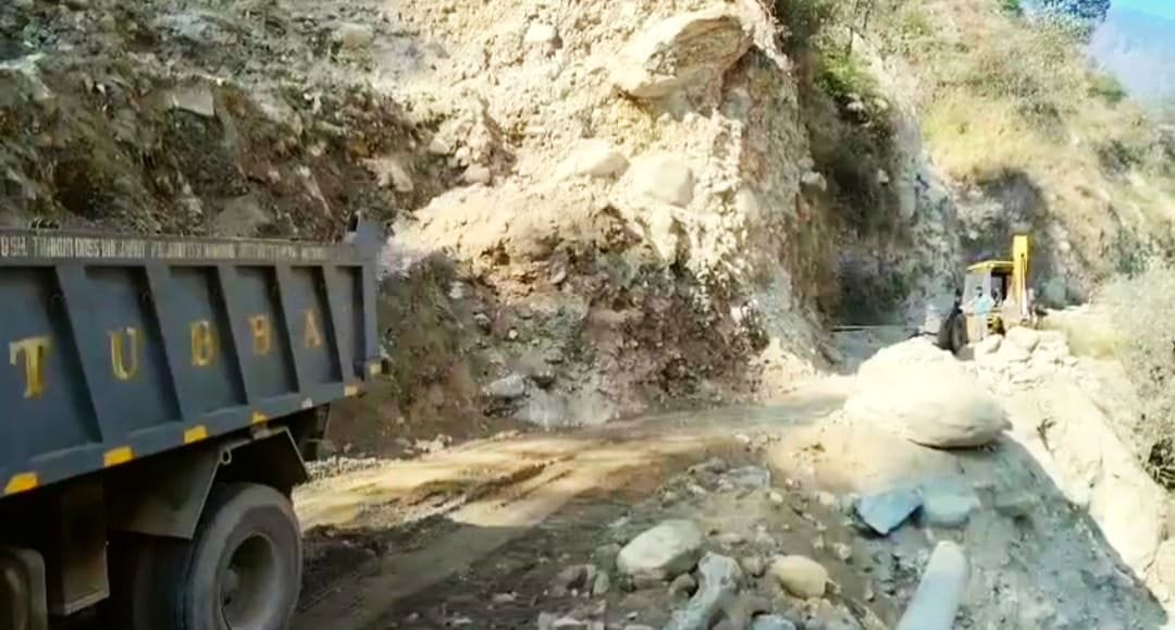 Bagipul-Jaon-Tharla road has not been restored for heavy vehicles for seven months