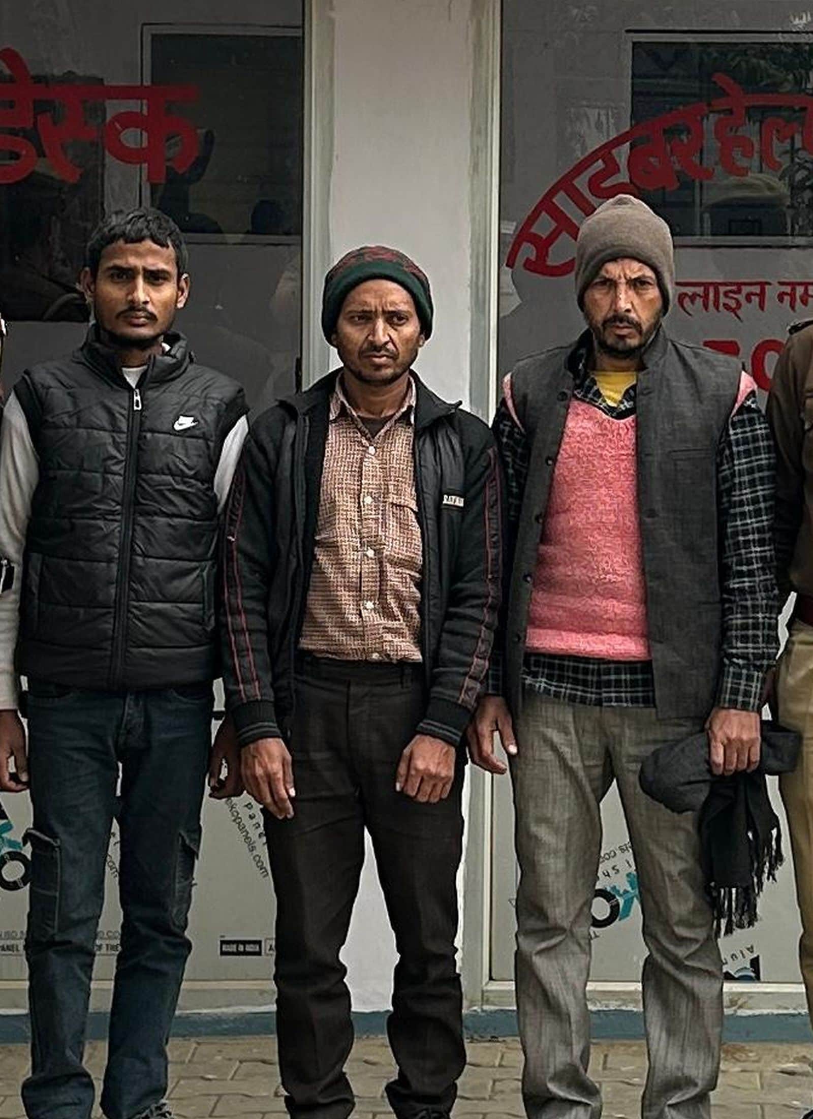 वीरेंद्र के हत्यारोपियों को कोर्ट में पेश करने को ले जाती मुजरिया थाना पुलिस।संवाद