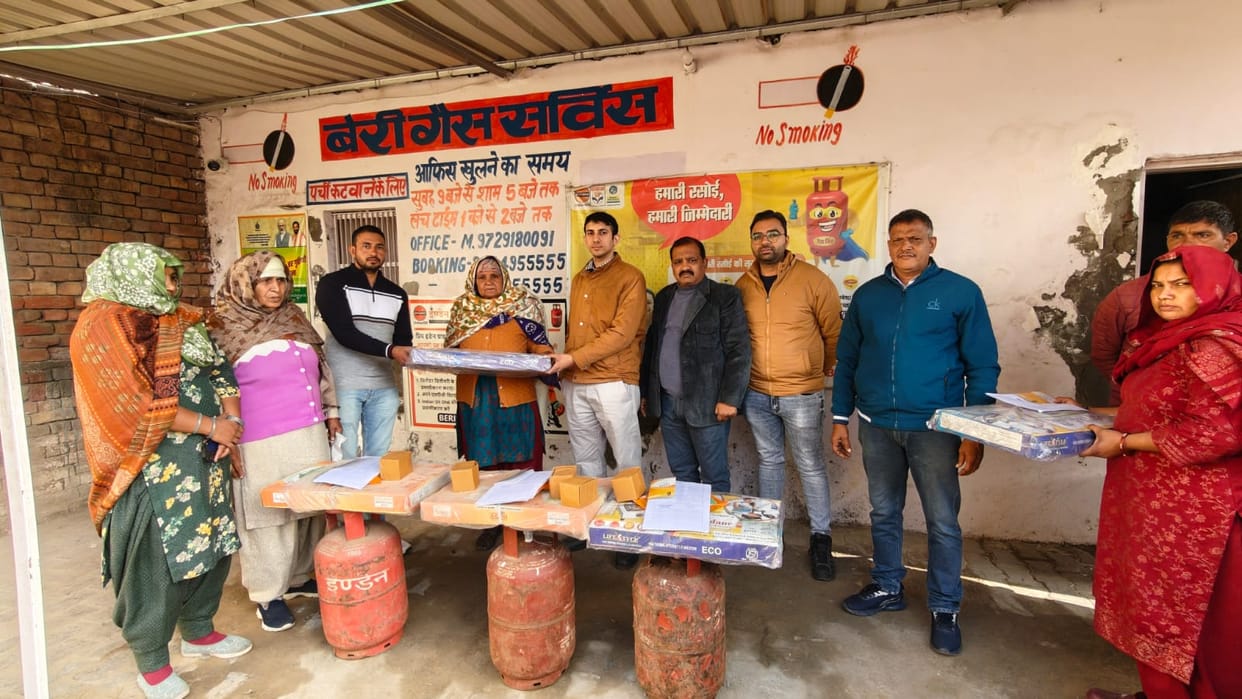Eight domestic gas connections were distributed to the beneficiaries.