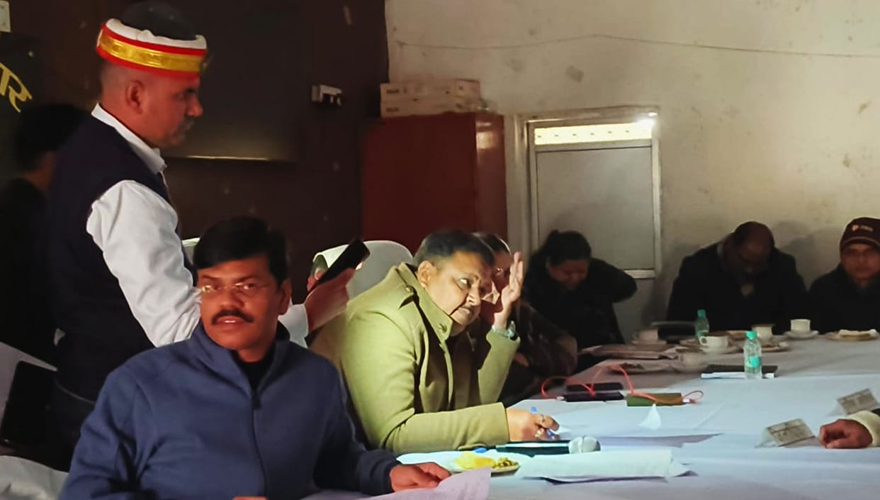 Visited the police station 20 times, but no report was filed.