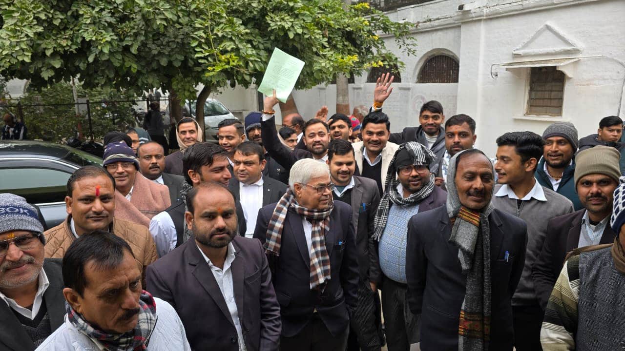 भिंड जिले के वकीलों ने किया प्रदर्शन