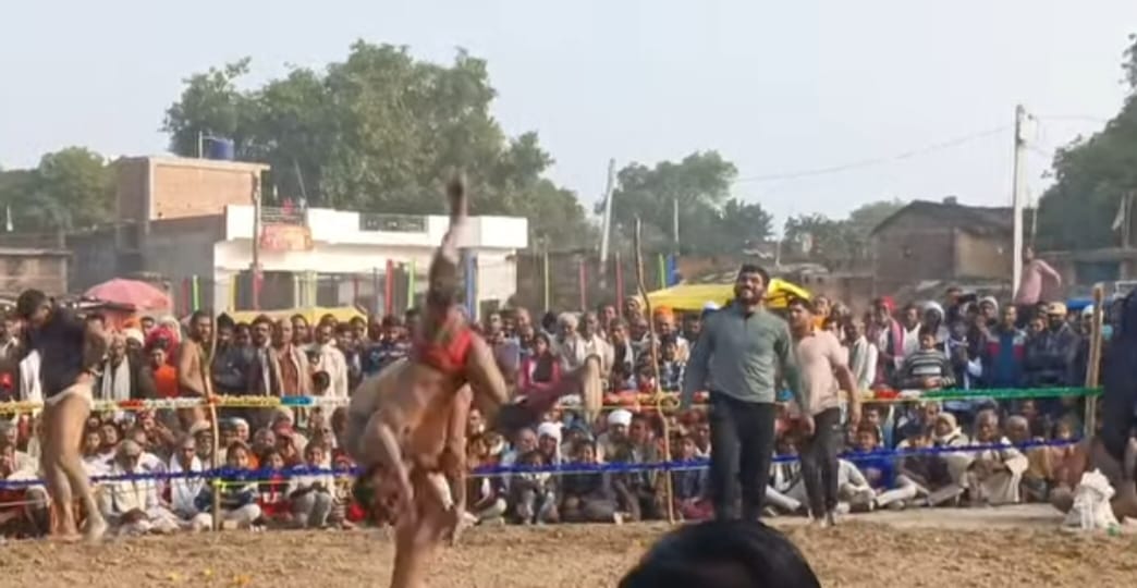 Nirmala from Haryana defeated Poonam from Kanpur and won the prize money.