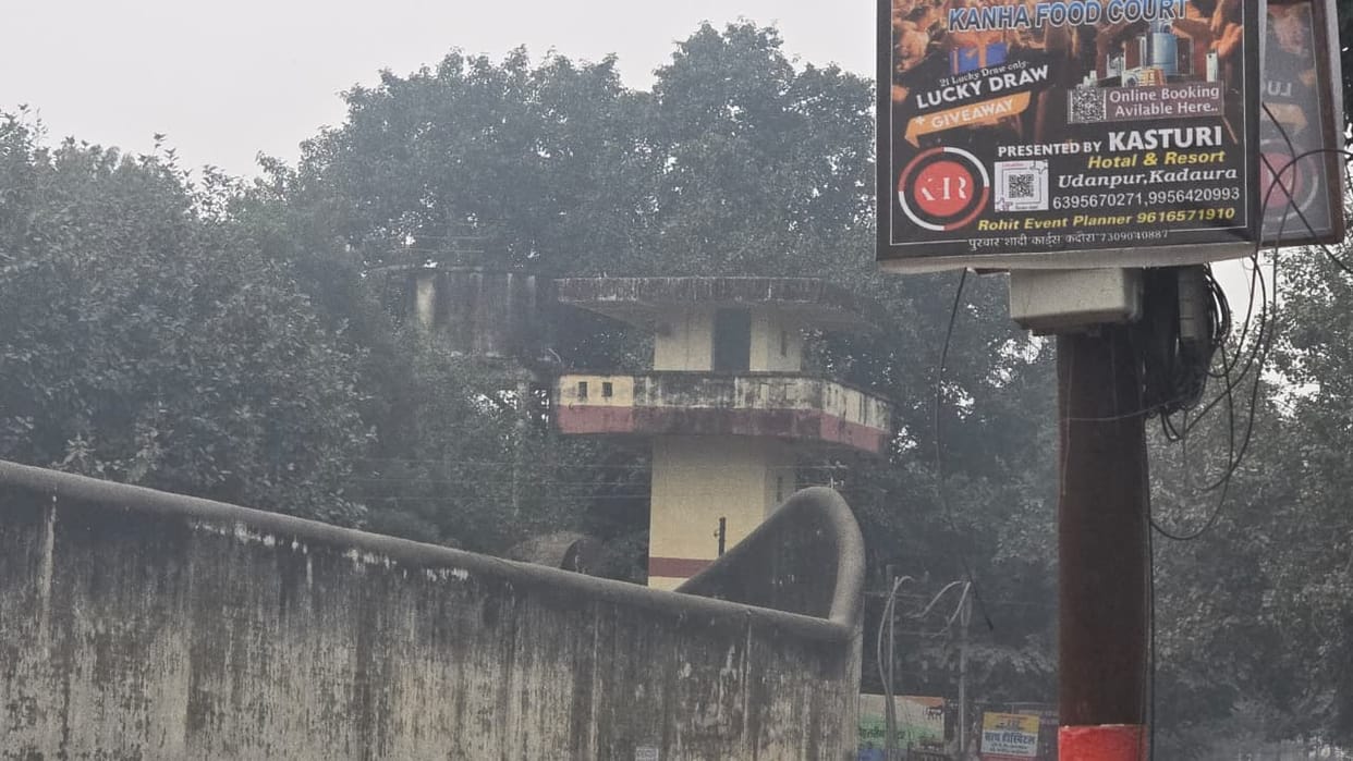 Four watchtowers... security personnel on only one