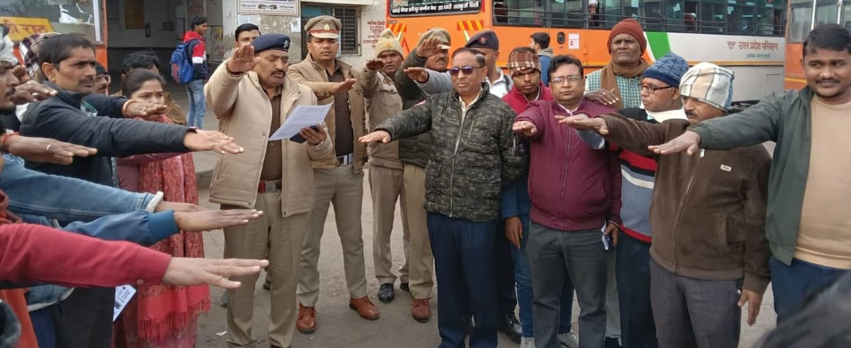 Drivers and conductors were administered the oath to follow traffic rules.