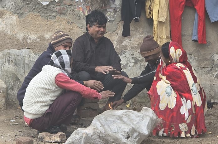 The temperature dropped to 7 degrees Celsius for the first time this season; the cold weather will intensify after two days.