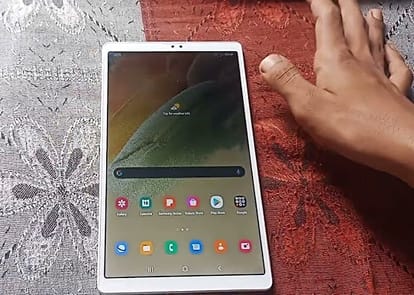 प्रवर्तन अधिकारियों को मिलें टैबलेट