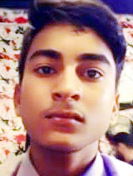 A student died in a road accident, while his companion was seriously injured.