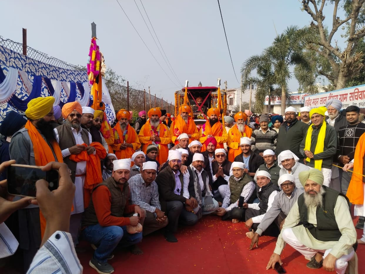 Nagar Kirtan was taken out on the occasion of the birth anniversary of Guru Gobind Singh Ji.