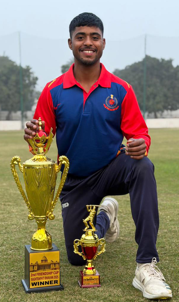 Saurabh, a cricketer from Bah, shone in Delhi and received the Best Batsman of the Tournament award.