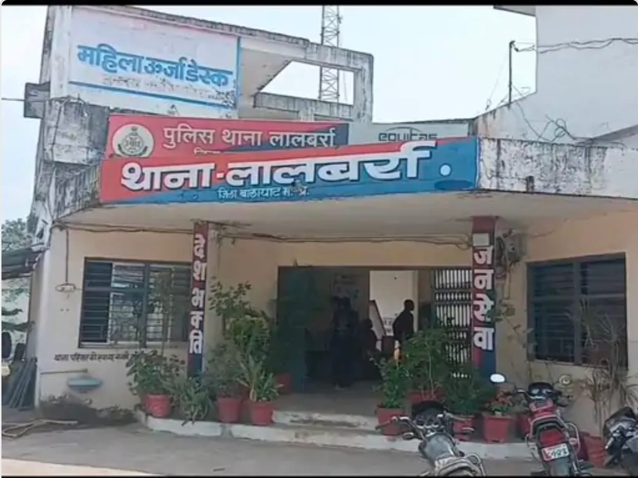 Robbery at former Sarpanch's house in Miregaon, masked miscreants beat him up and snatched jewelry and cash