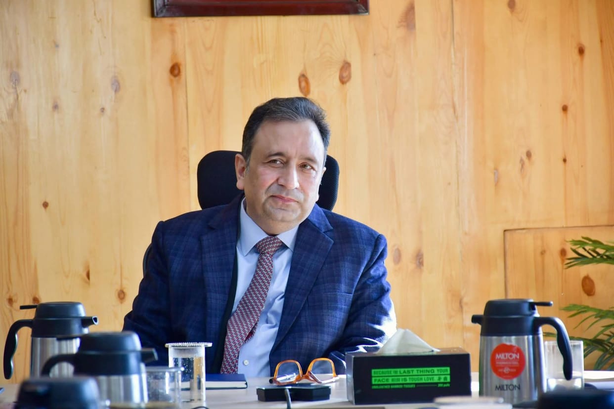 Leh, Chief Secretart, Aashish Kundra, Held Meeting with JKAS Officials