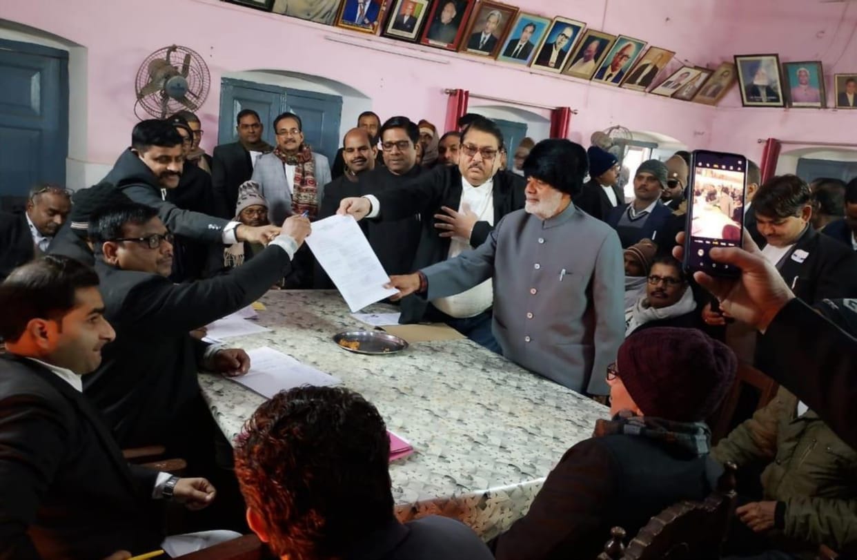 31 candidates contested the District Bar Association elections.