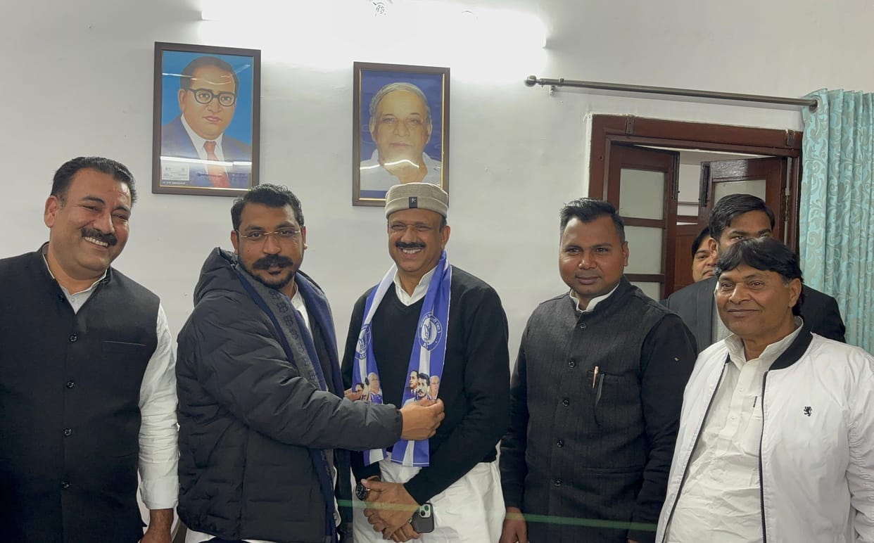RLD suffers a setback as a former district president, who had been with the party for 26 years, joins ASP.