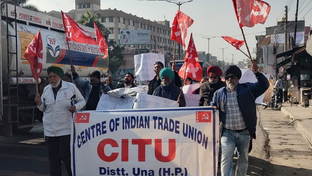 CITU burns Donald Trump's effigy at Rotary Chowk in Una