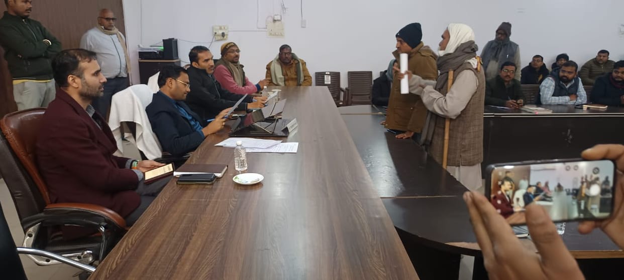 Solution Day: Three SHOs and four officers absent, notice issued